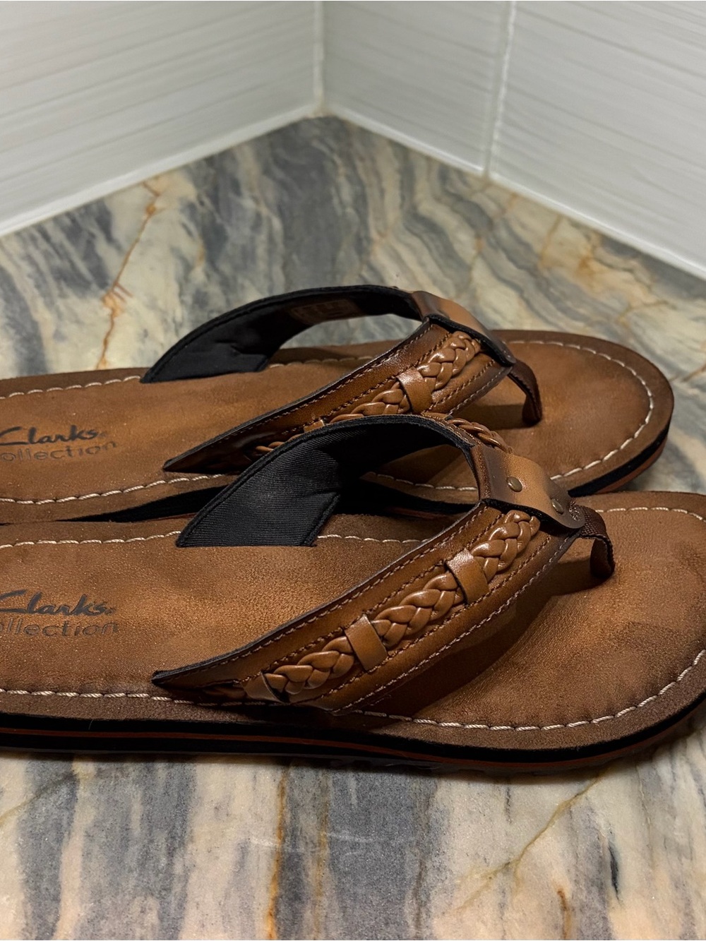 Collection by Clarks Fenner Nerice Brown Honey Leather Thong Flip Flops 6